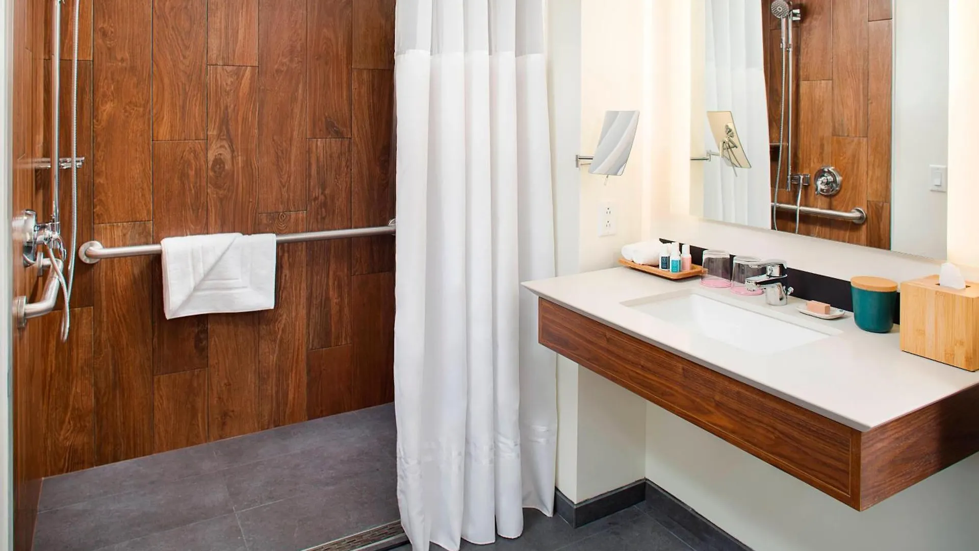 The Laylow Waikiki, Autograph Collection Honolulu Hotel